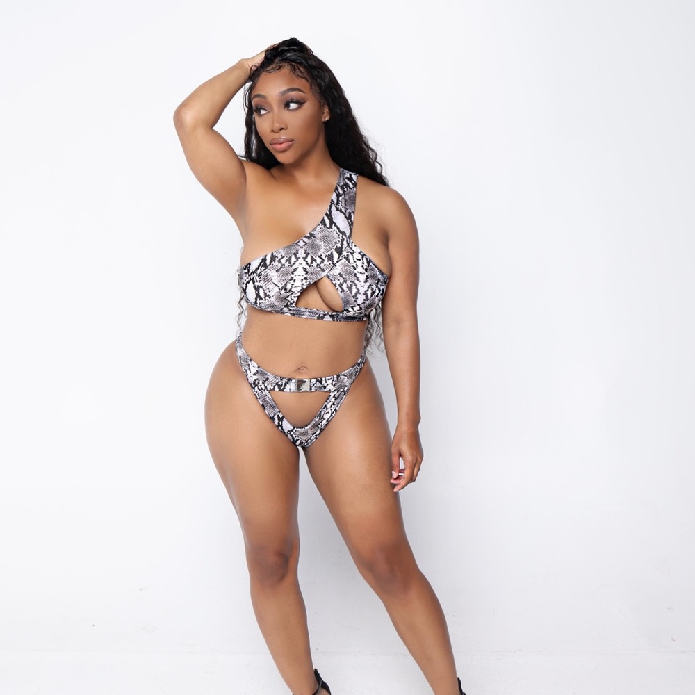 Wet Swimwear Buckle Bikini